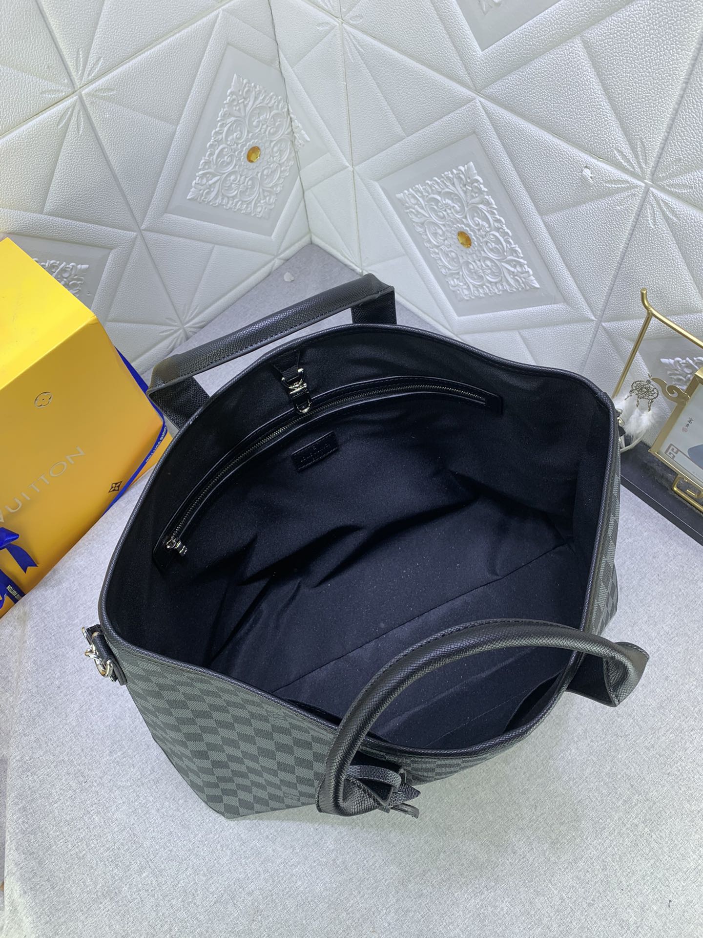 2XE350BDE Stylish leather bag 