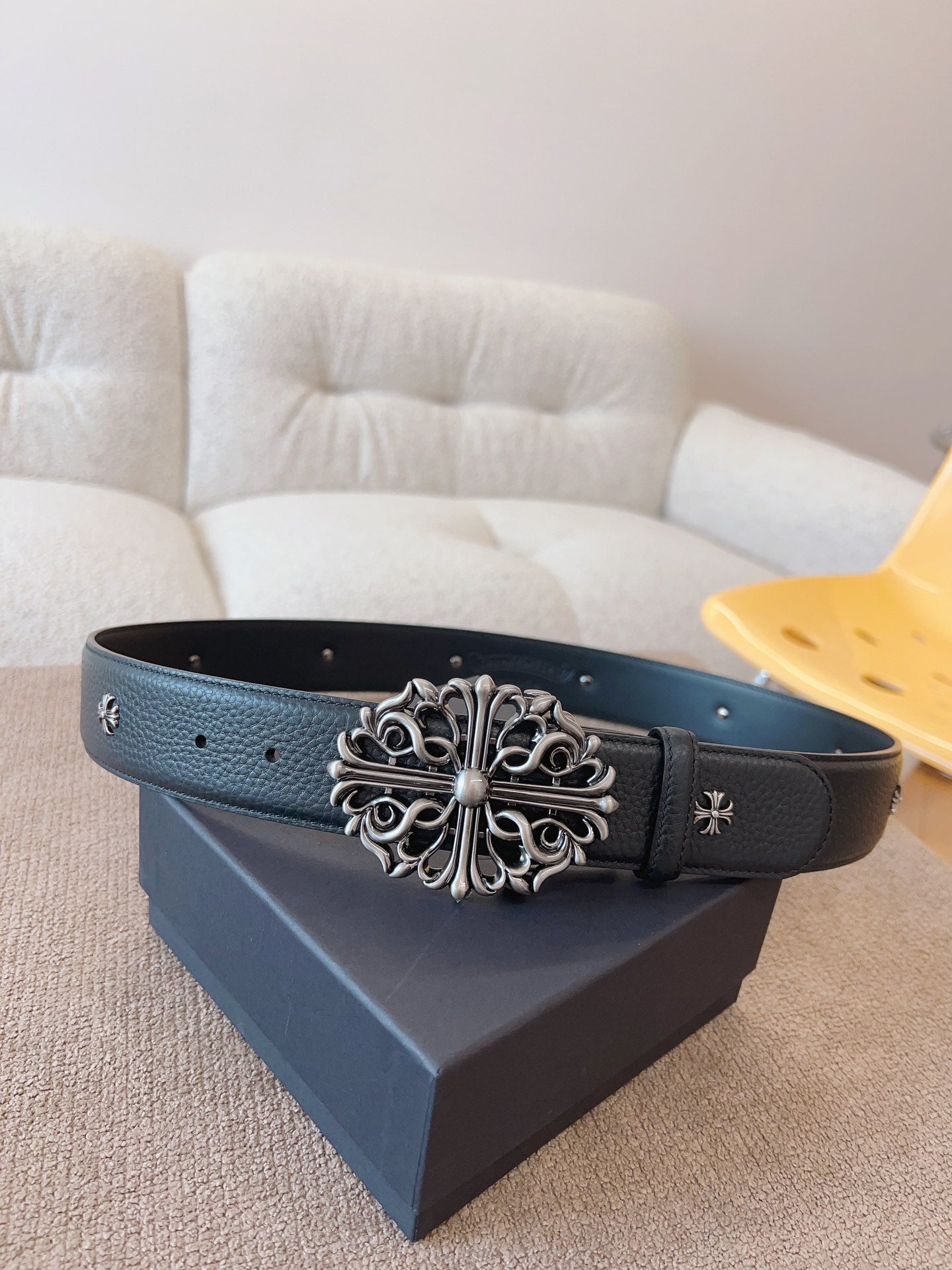 255RA16PDE Stylish High quality belt With full package