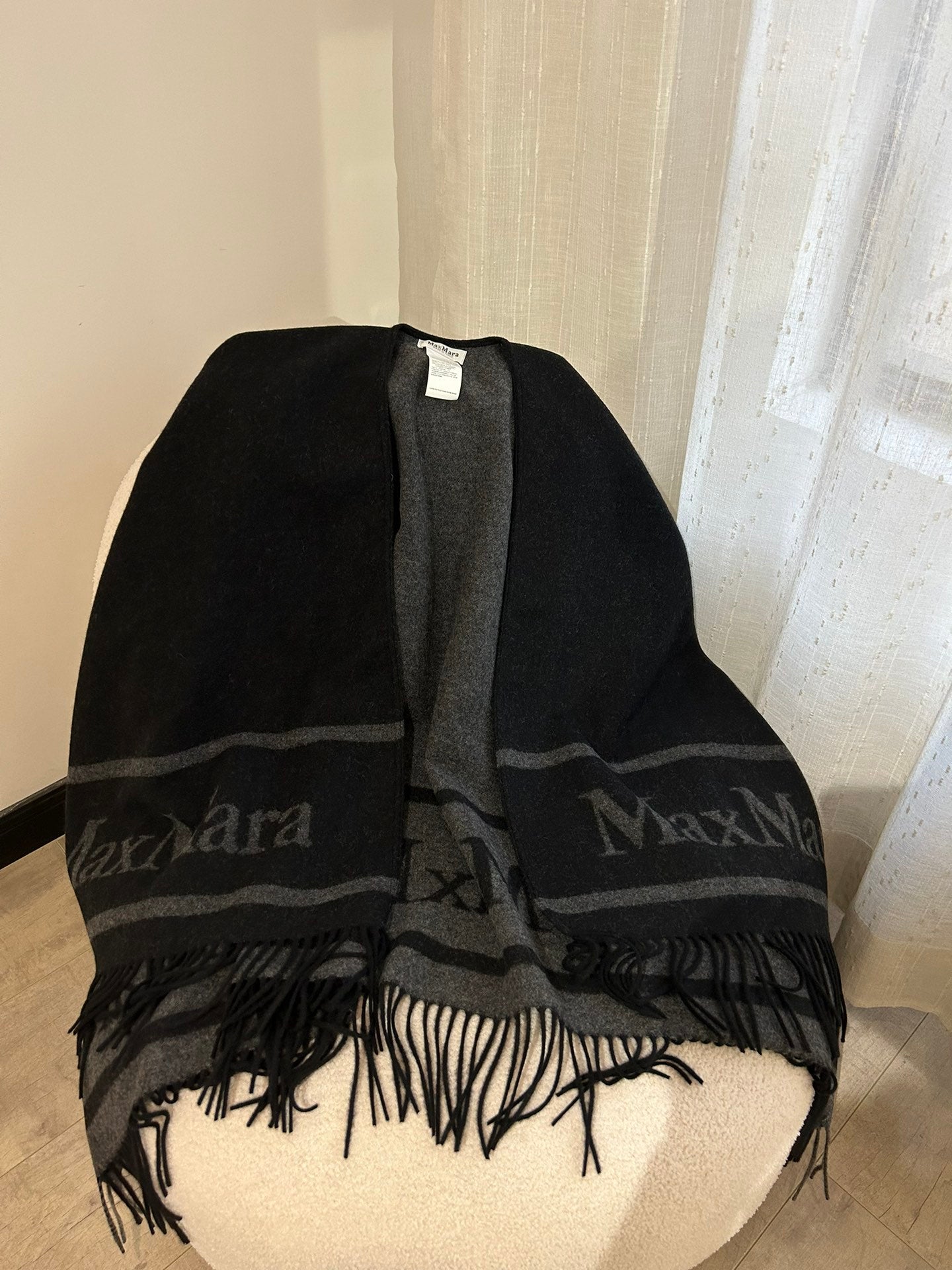 185ZA54WDE Stylish cape