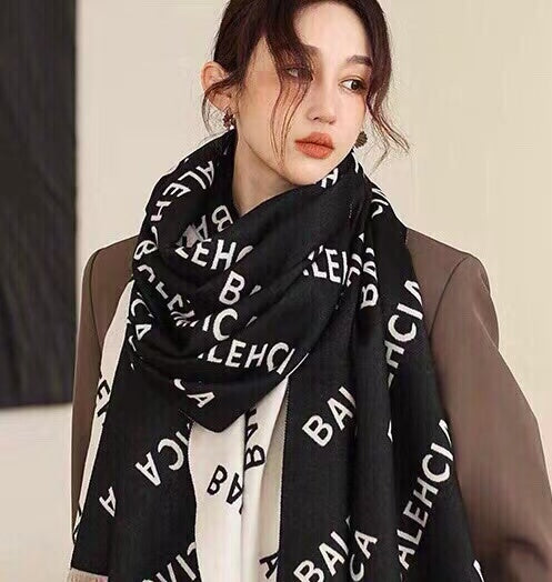 175RJ62WDE Stylish Winter Scarves