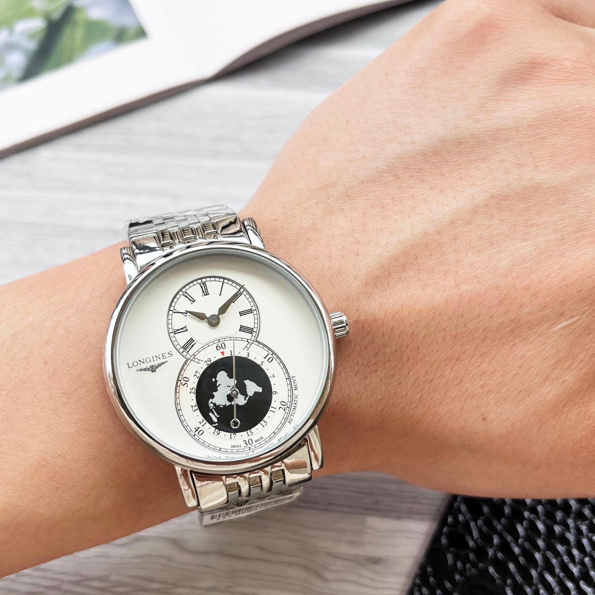 255RA17LDE Stylish Watches