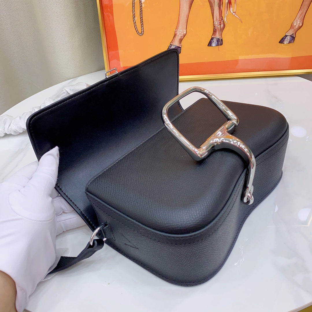 155NH8BDE Stylish leather bag