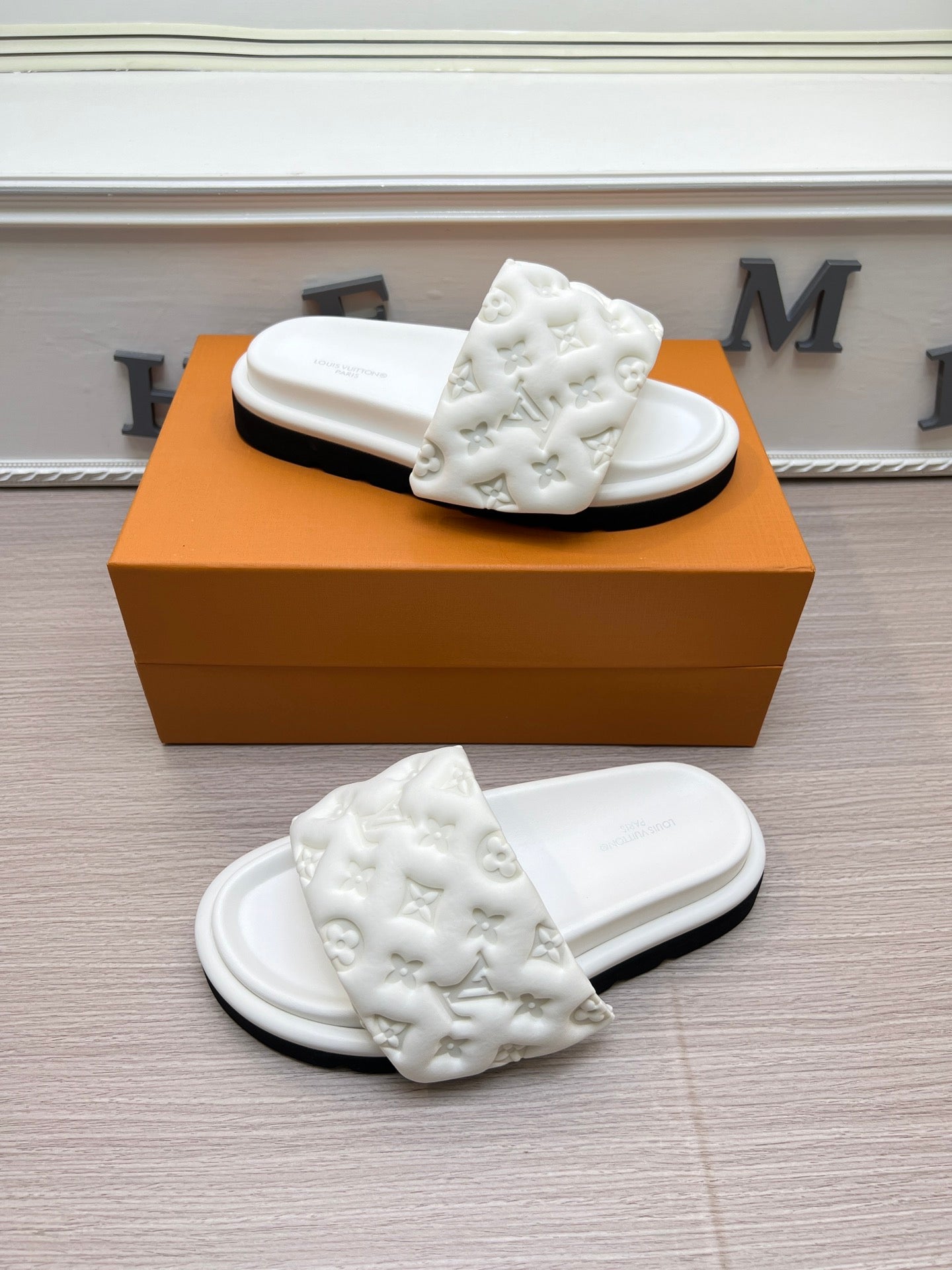 5YE154ZDE Stylish Slippers