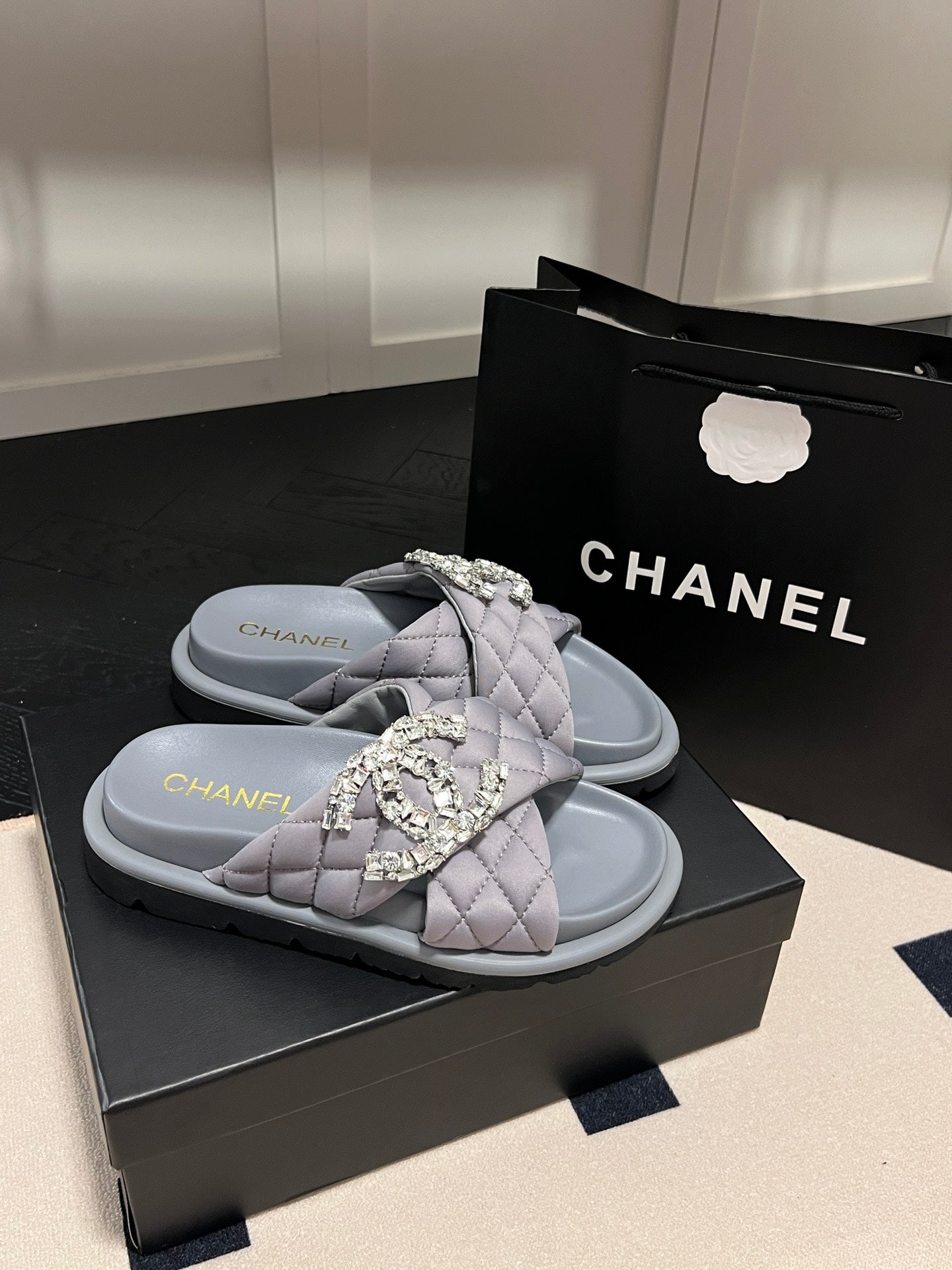 14C94ZDE Stylish Slippers