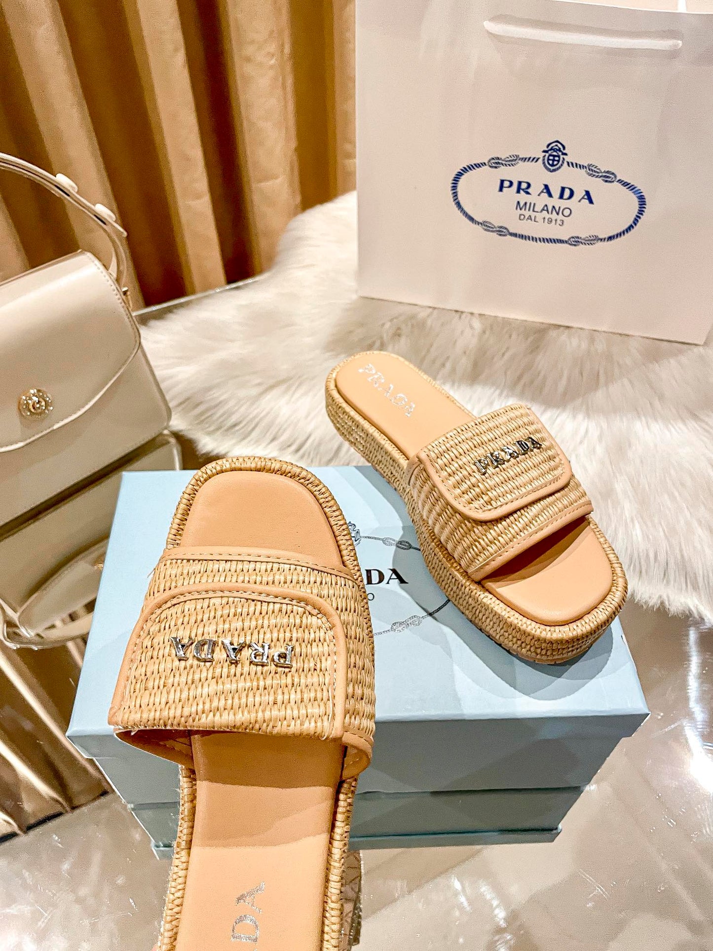 14PD176ZDE Stylish Slippers