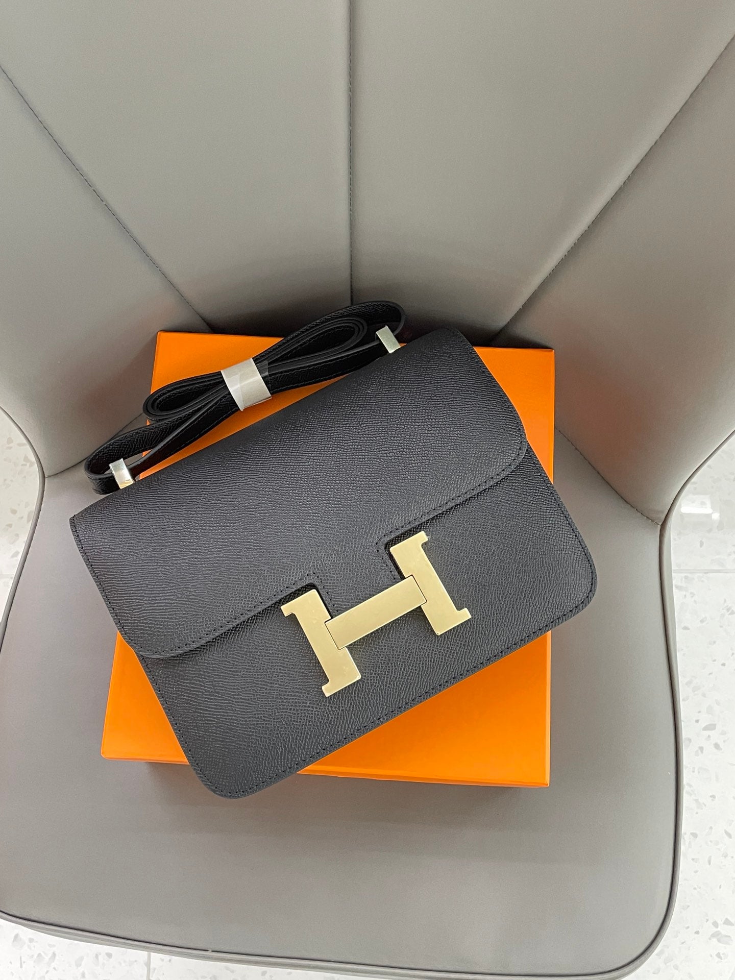 155NH64BDE Stylish leather bag