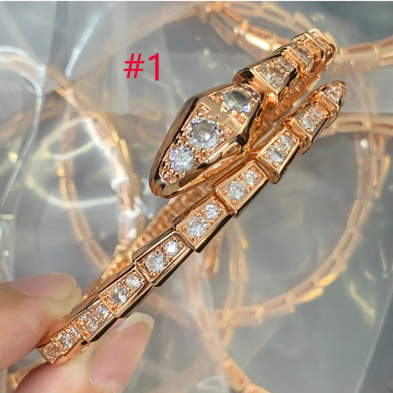 84I39KDE Stylish Bracelets