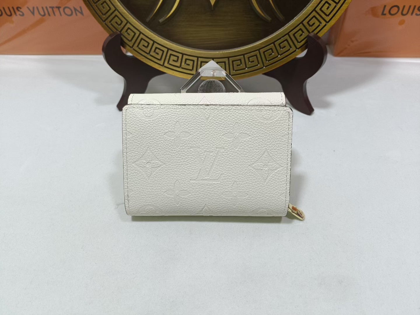 1XB385BDE Stylish leather wallets  ( with boxs)