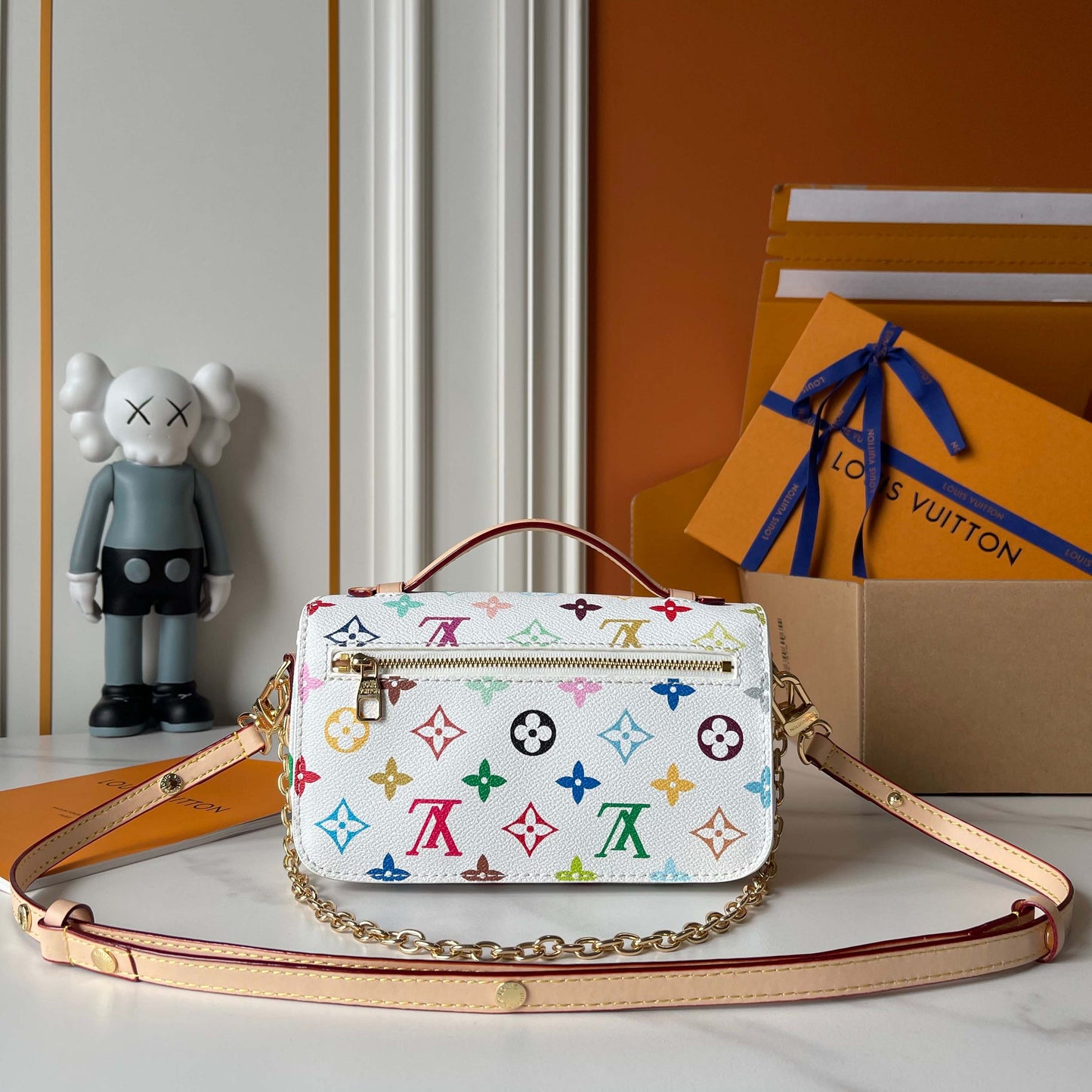 155NE38BDE Stylish leather bag