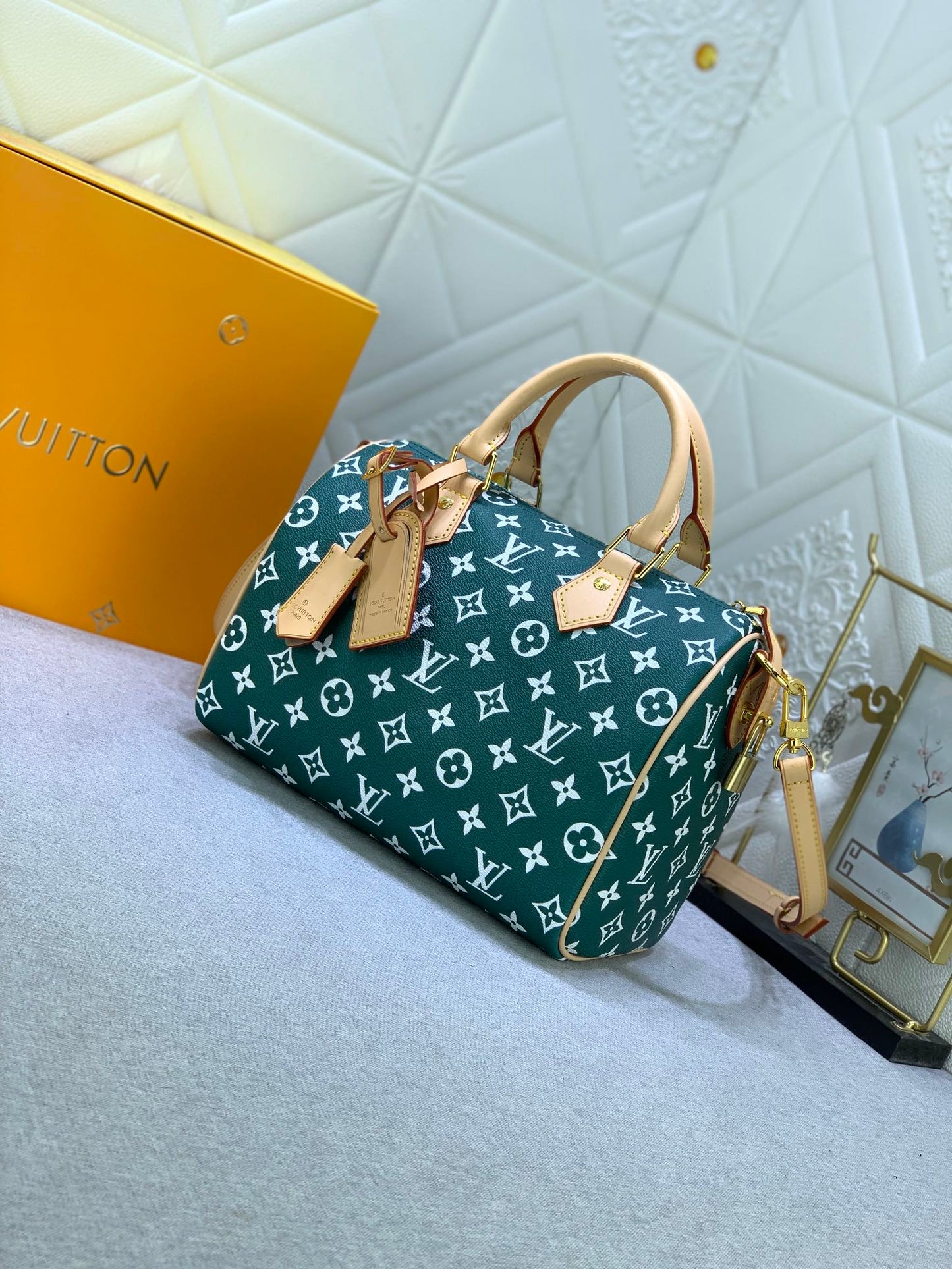 2XE268BDE Stylish leather bag 