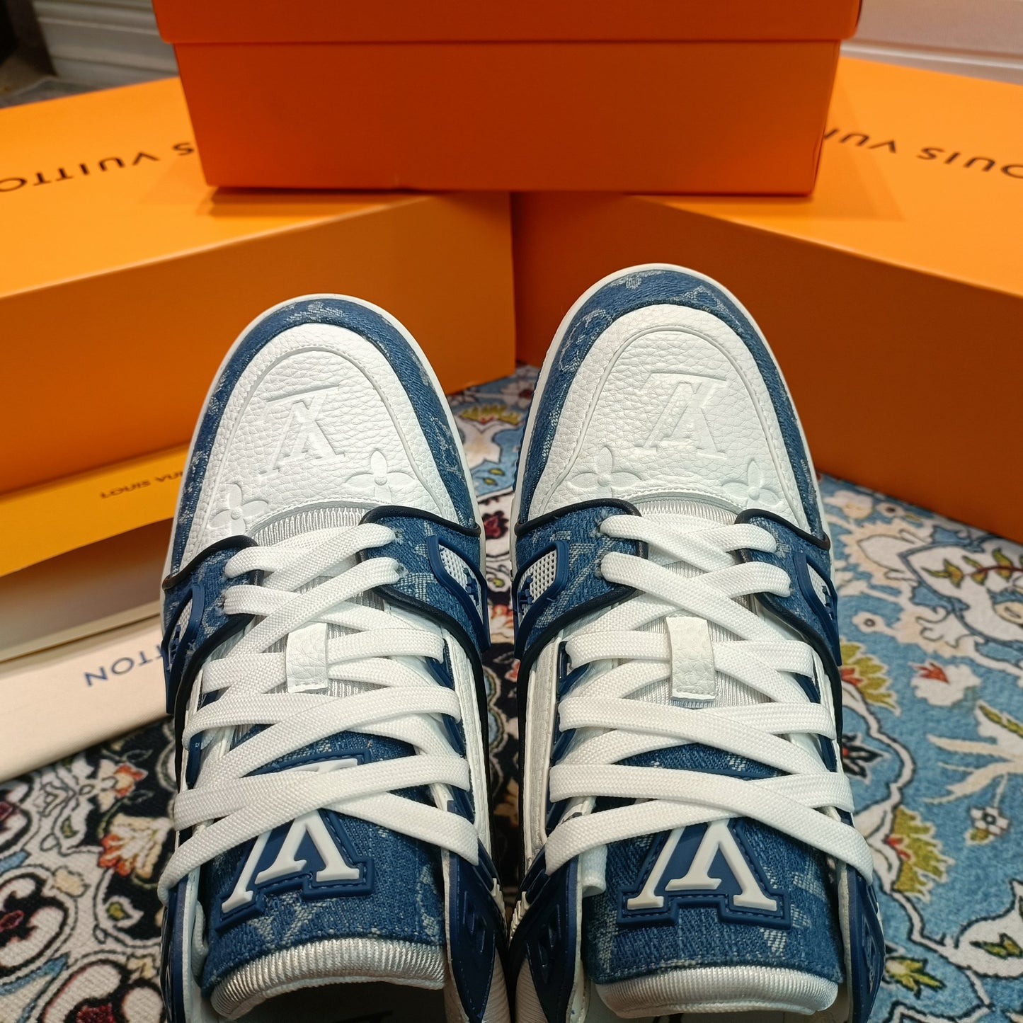 1XE23ZDE Stylish Sneakers