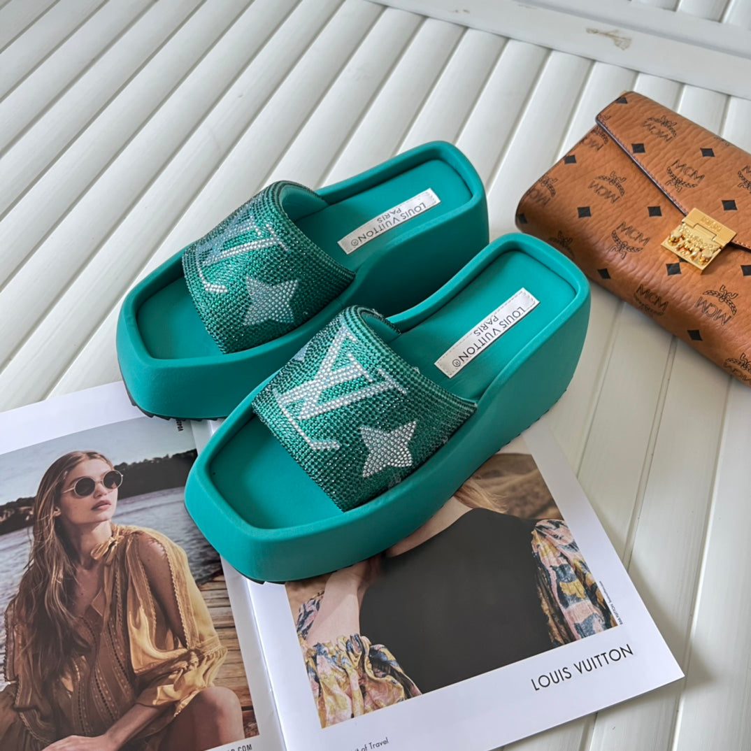 14E90ZDE Stylish Slippers