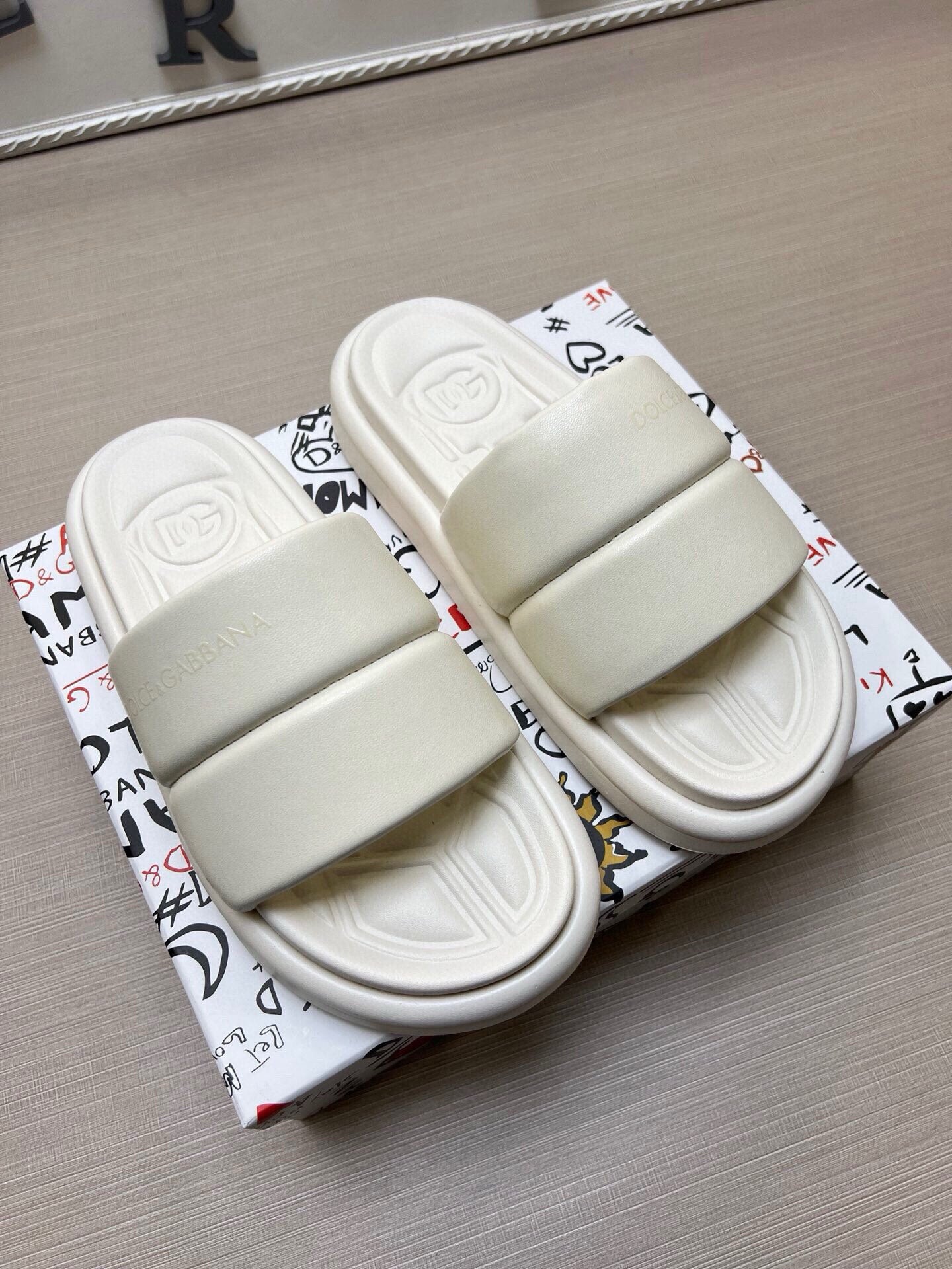 535ZA268ZDE Stylish Slippers