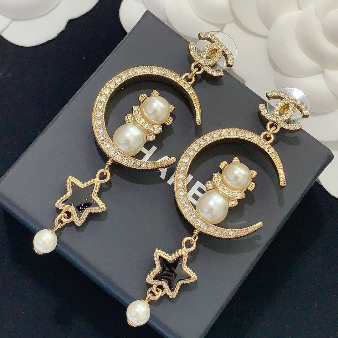 1YC139WDE Stylish Earrings