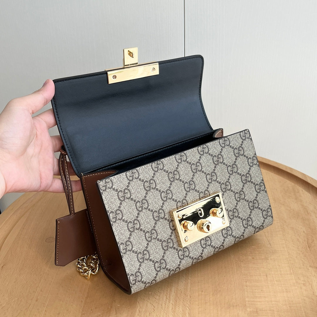 155NB70BDE Stylish leather bag