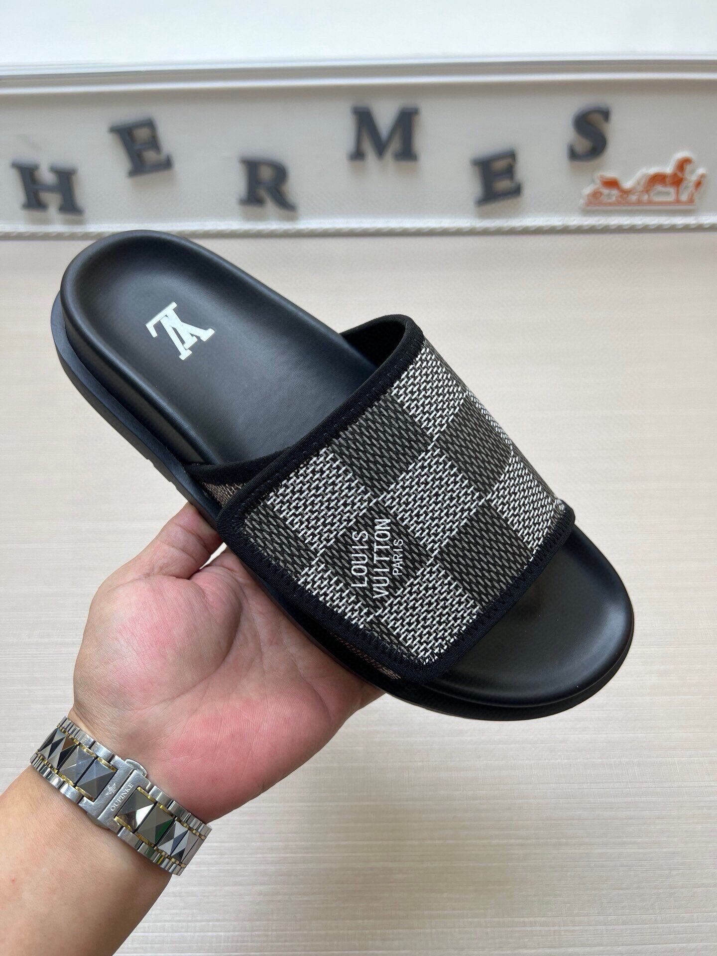 5LE208ZDE Stylish Slippers