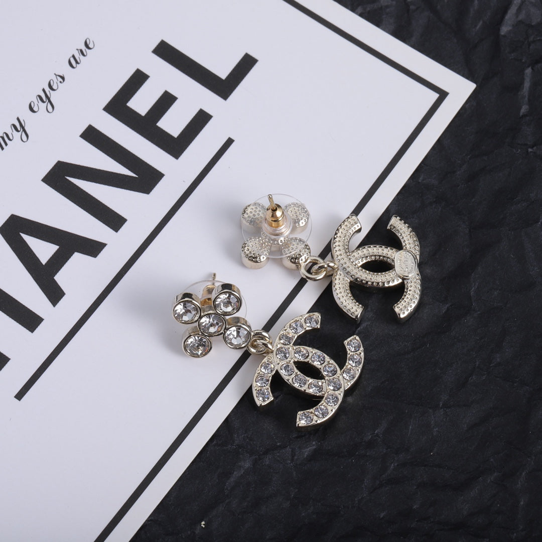 1YC391EDE Stylish Earrings
