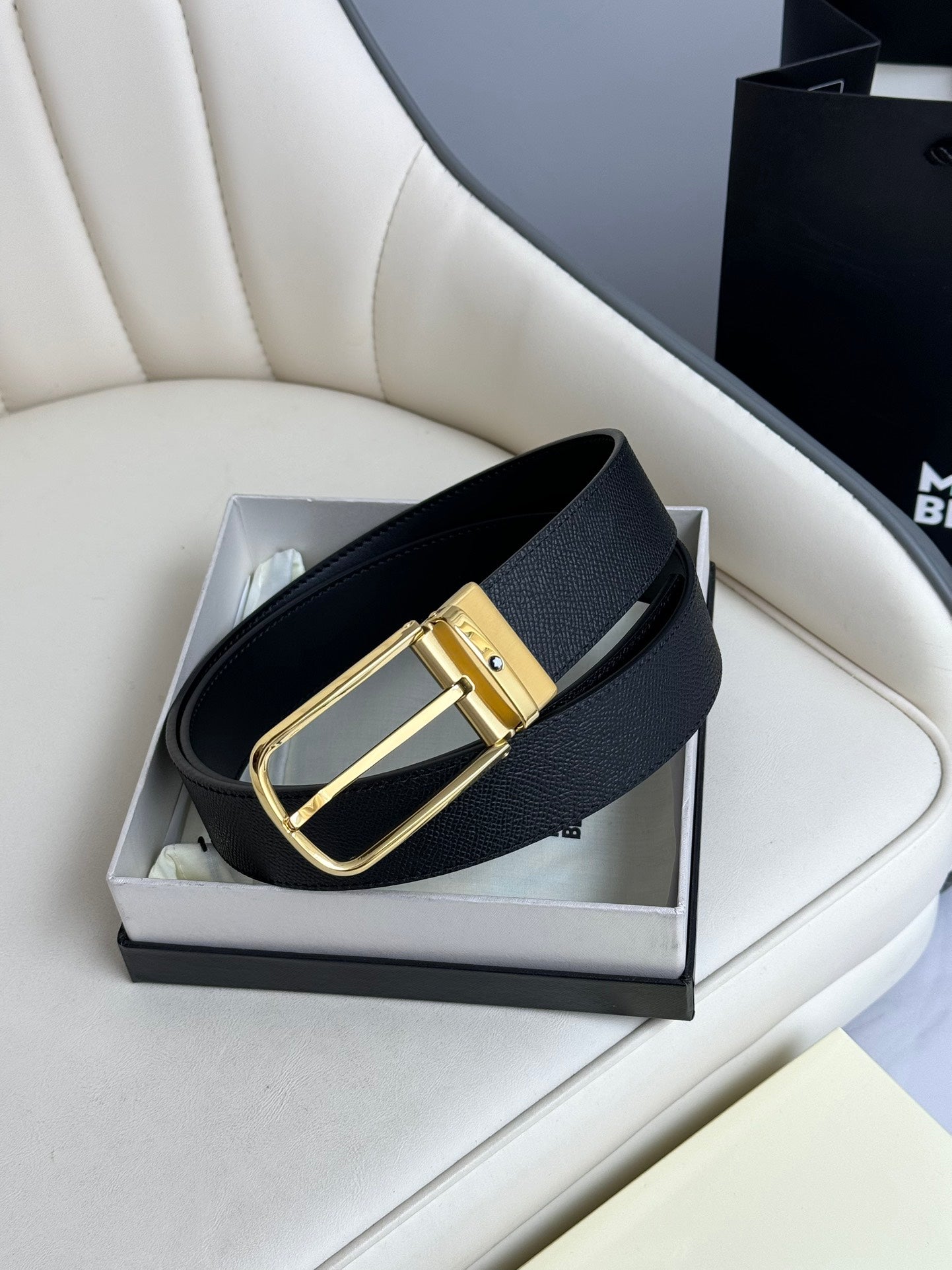 155RA235PDE Stylish  High quality belt With full package