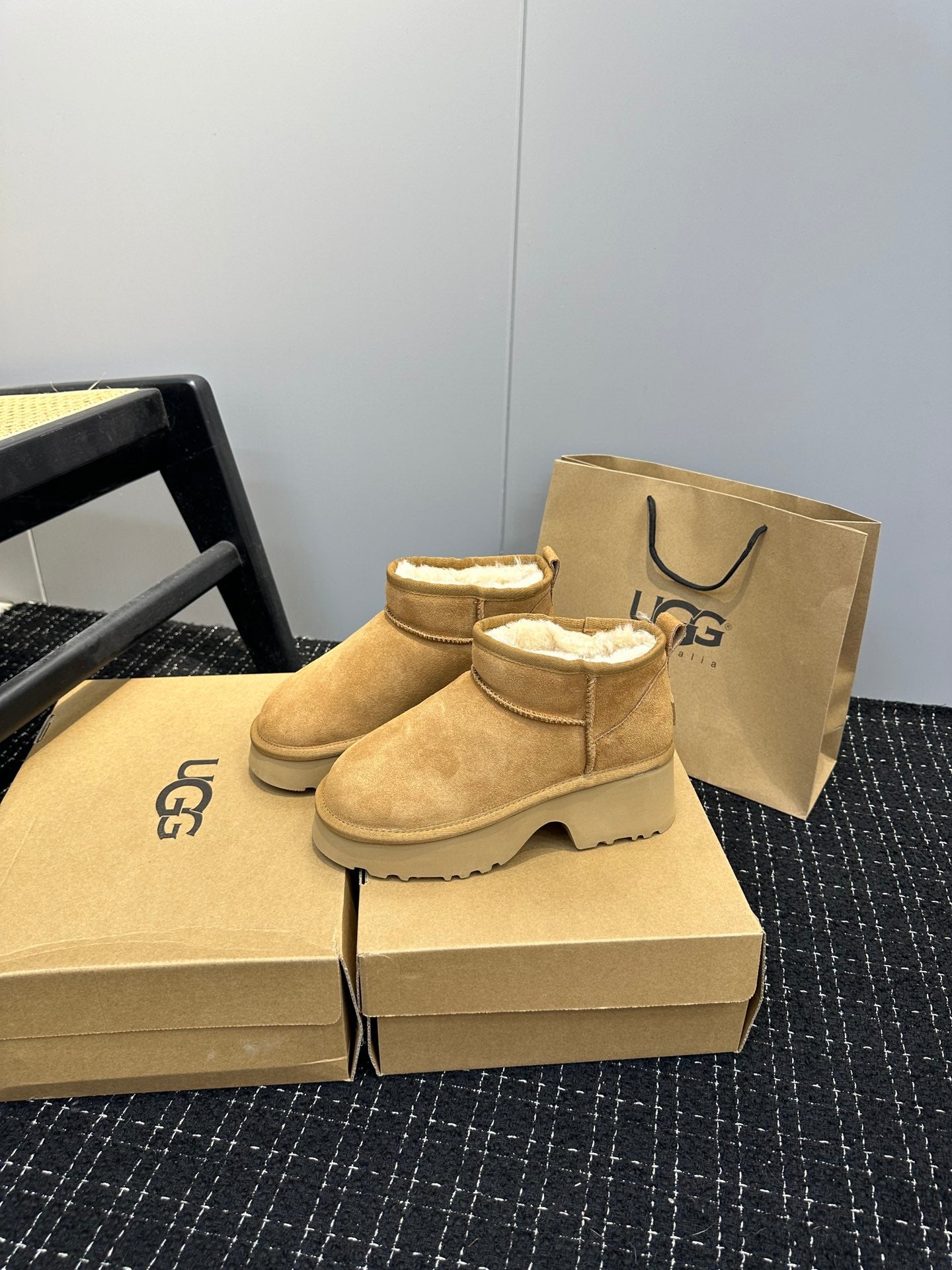 1LU6ZDE Stylish snow boots