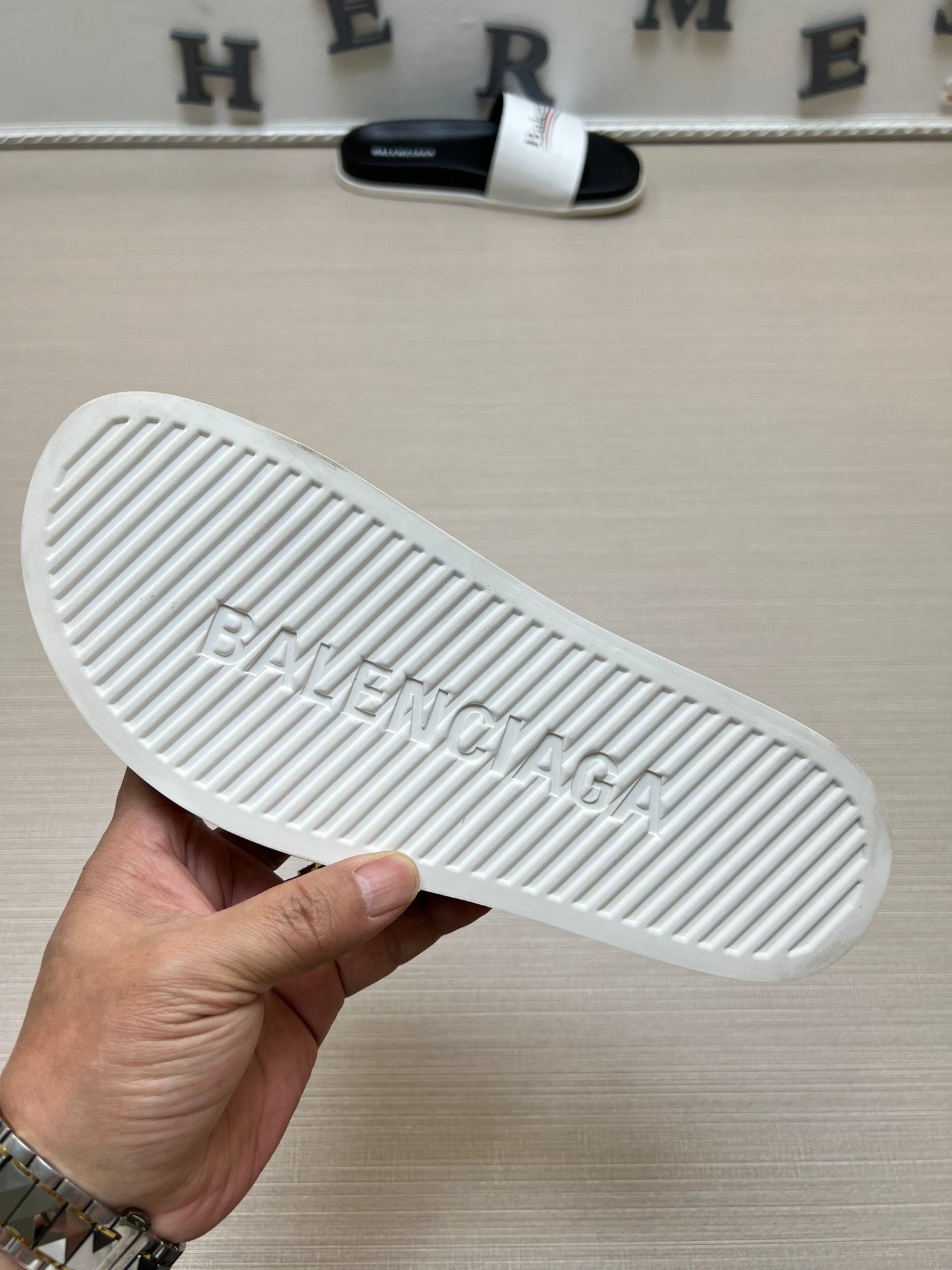 54J99ZDE Stylish slippers