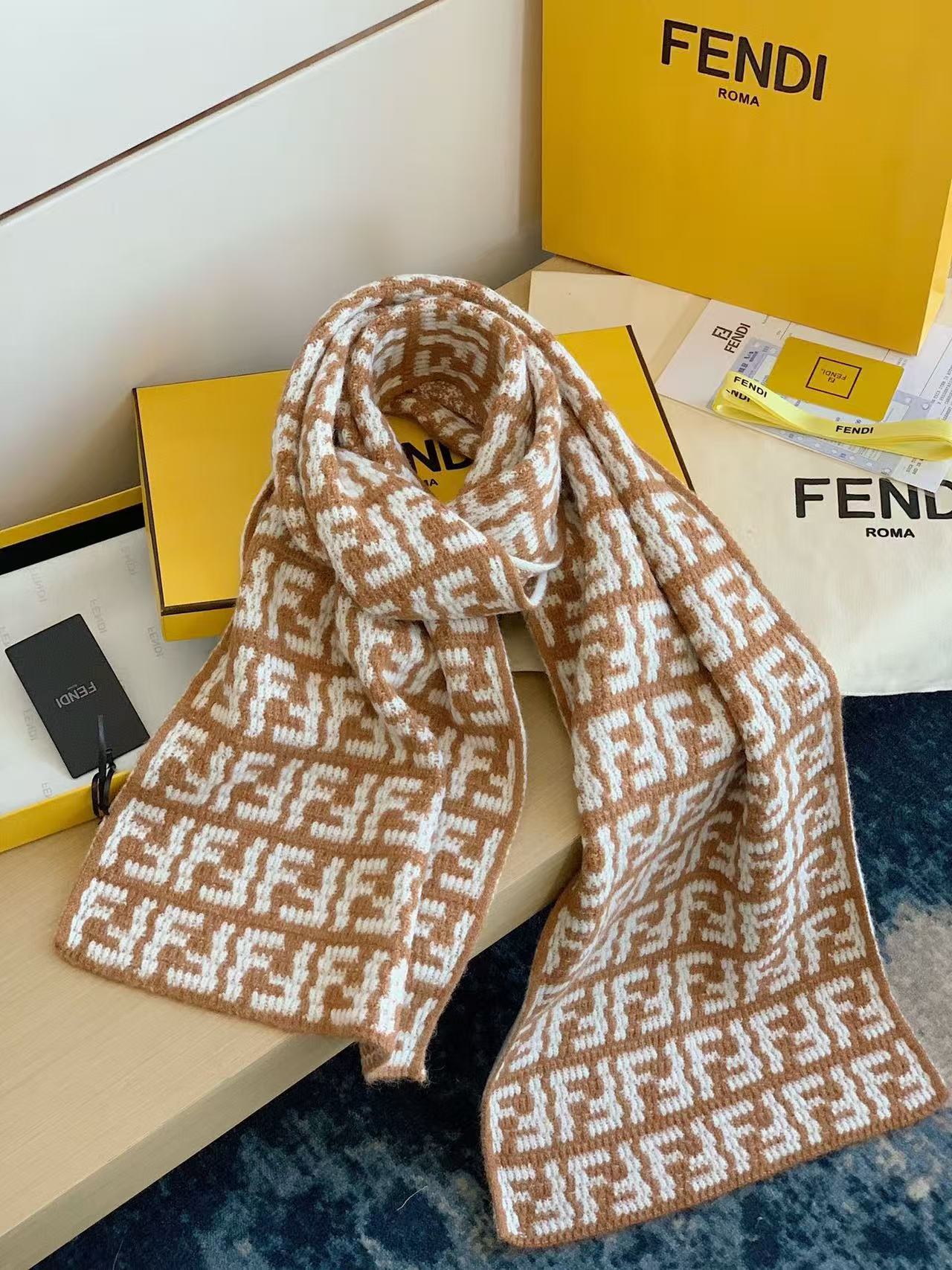 175RF56WDE Stylish Winter Scarves