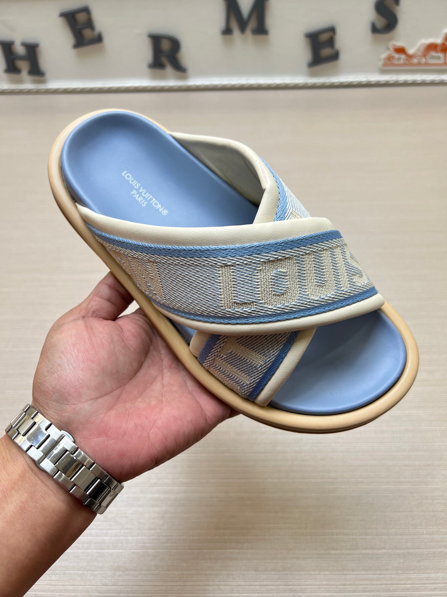 535ZE270ZDE Stylish Slippers