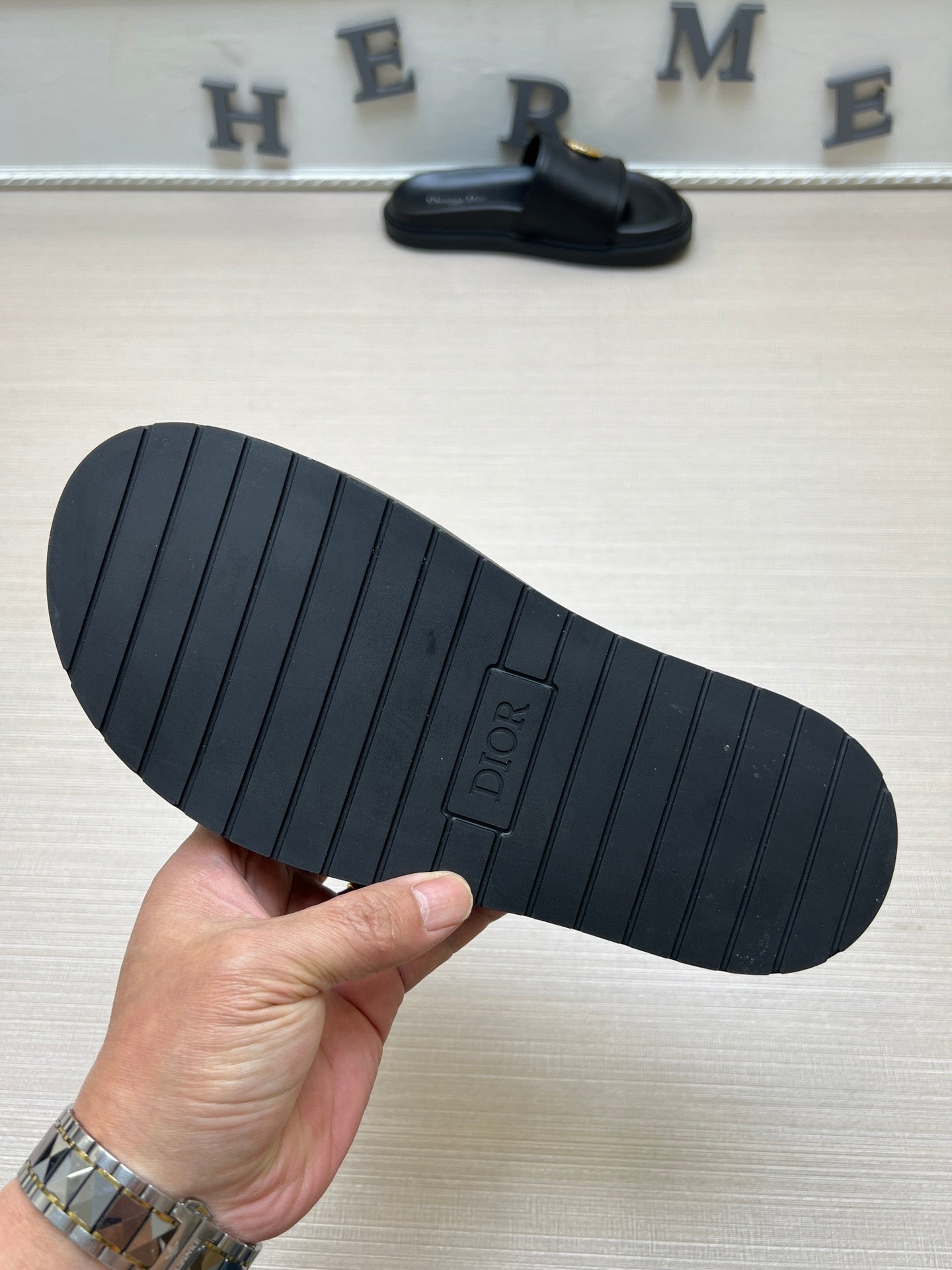 54D115ZDE Stylish slippers