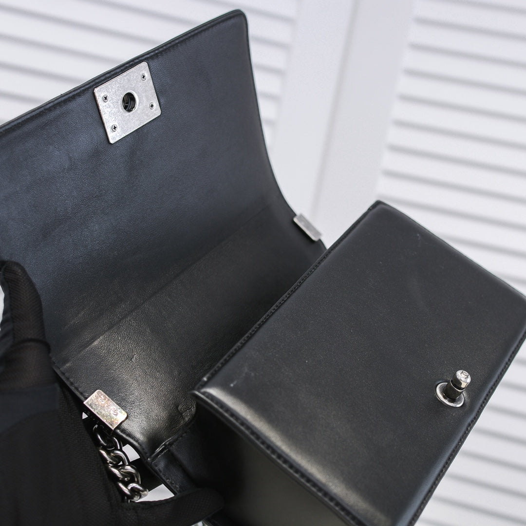 1XC413BDE Stylish leather bag