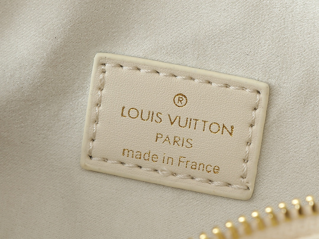 155NE59BDE Stylish leather bag