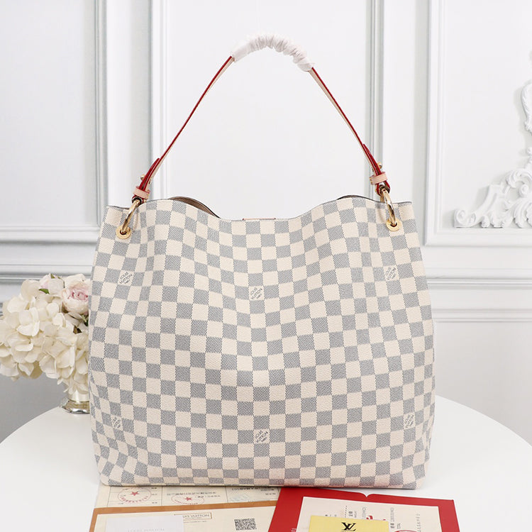 1E84BDE Stylish leather bag 