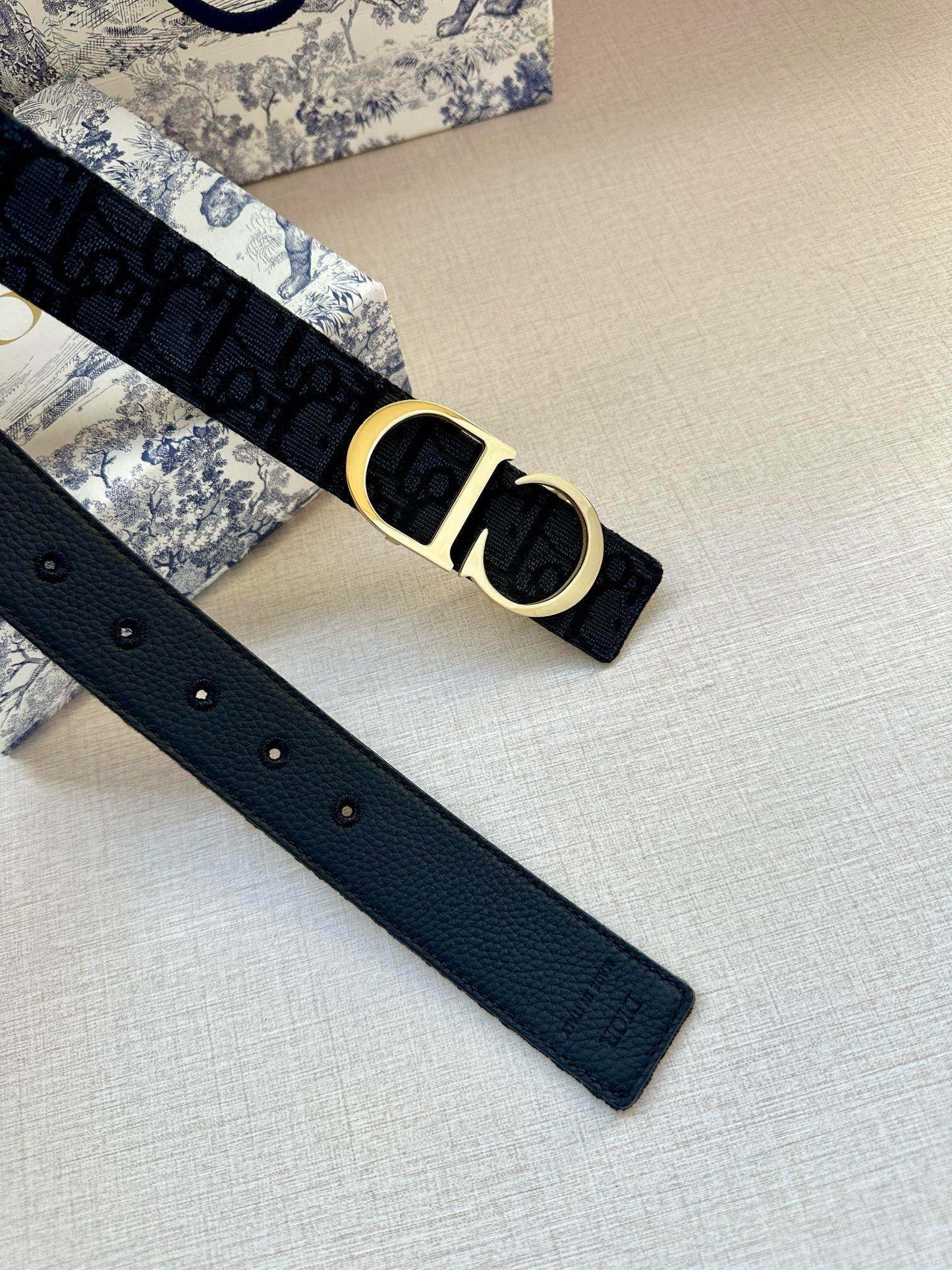 155RD206PDE Stylish  High quality belt With full package