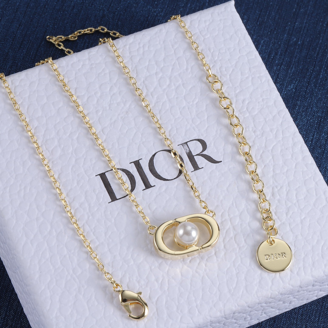 175RD24XDE Stylish Necklaces .