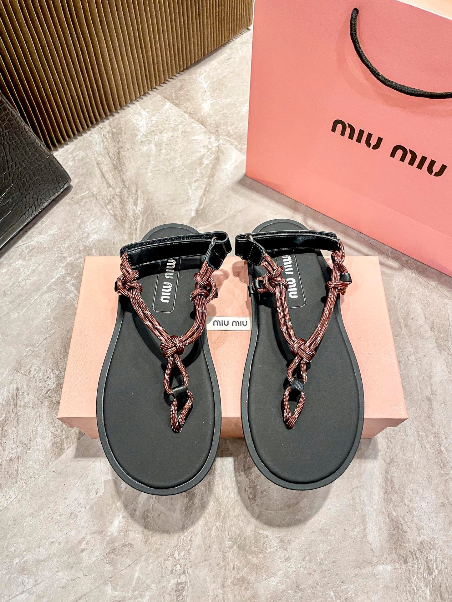 14A170ZDE Stylish sandals