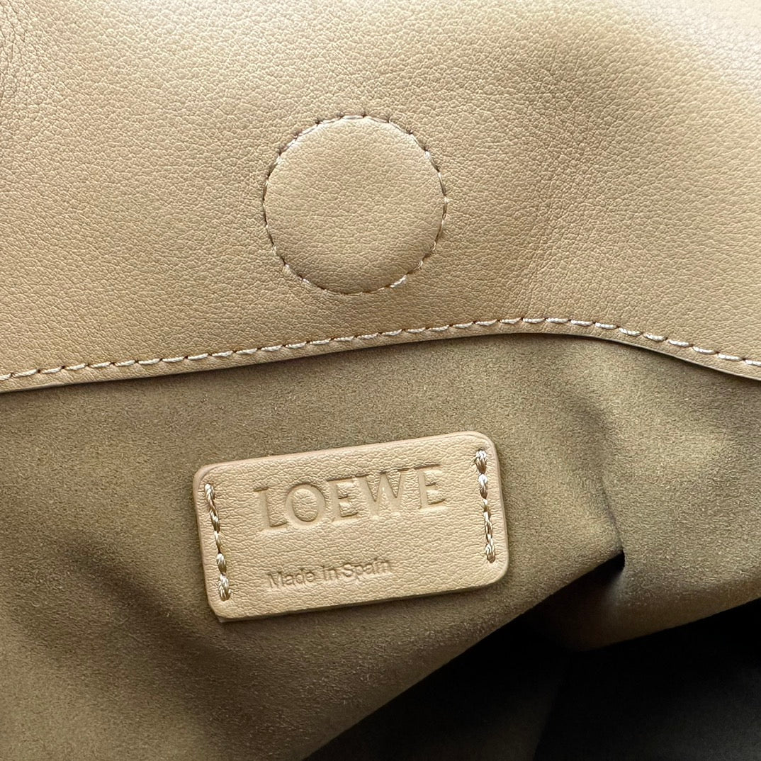 1XA64BDE Stylish leather bag