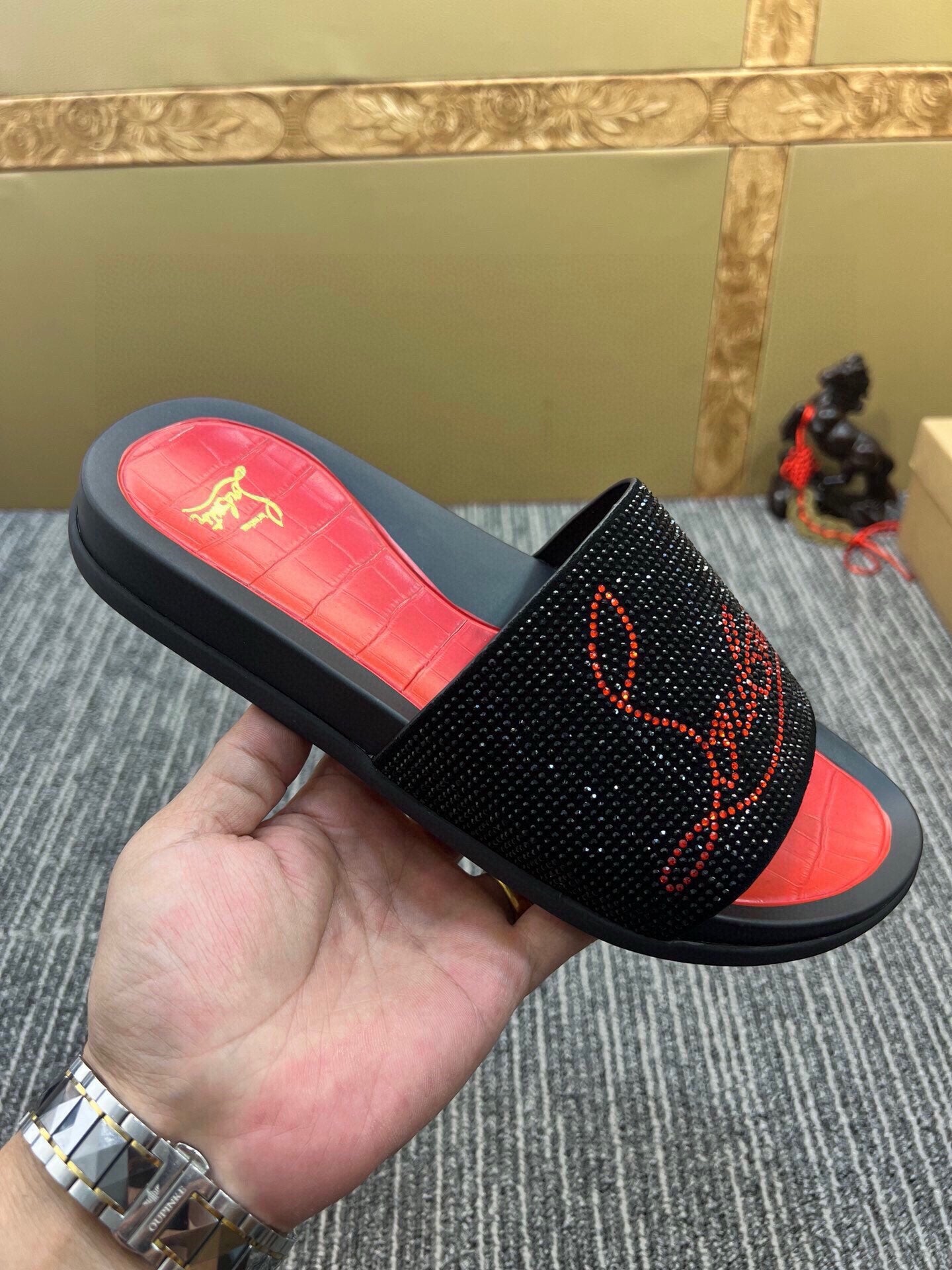 54A128ZDE Stylish slippers