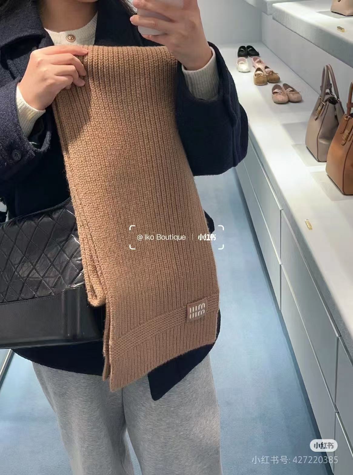175RA55WDE Stylish Winter Scarves