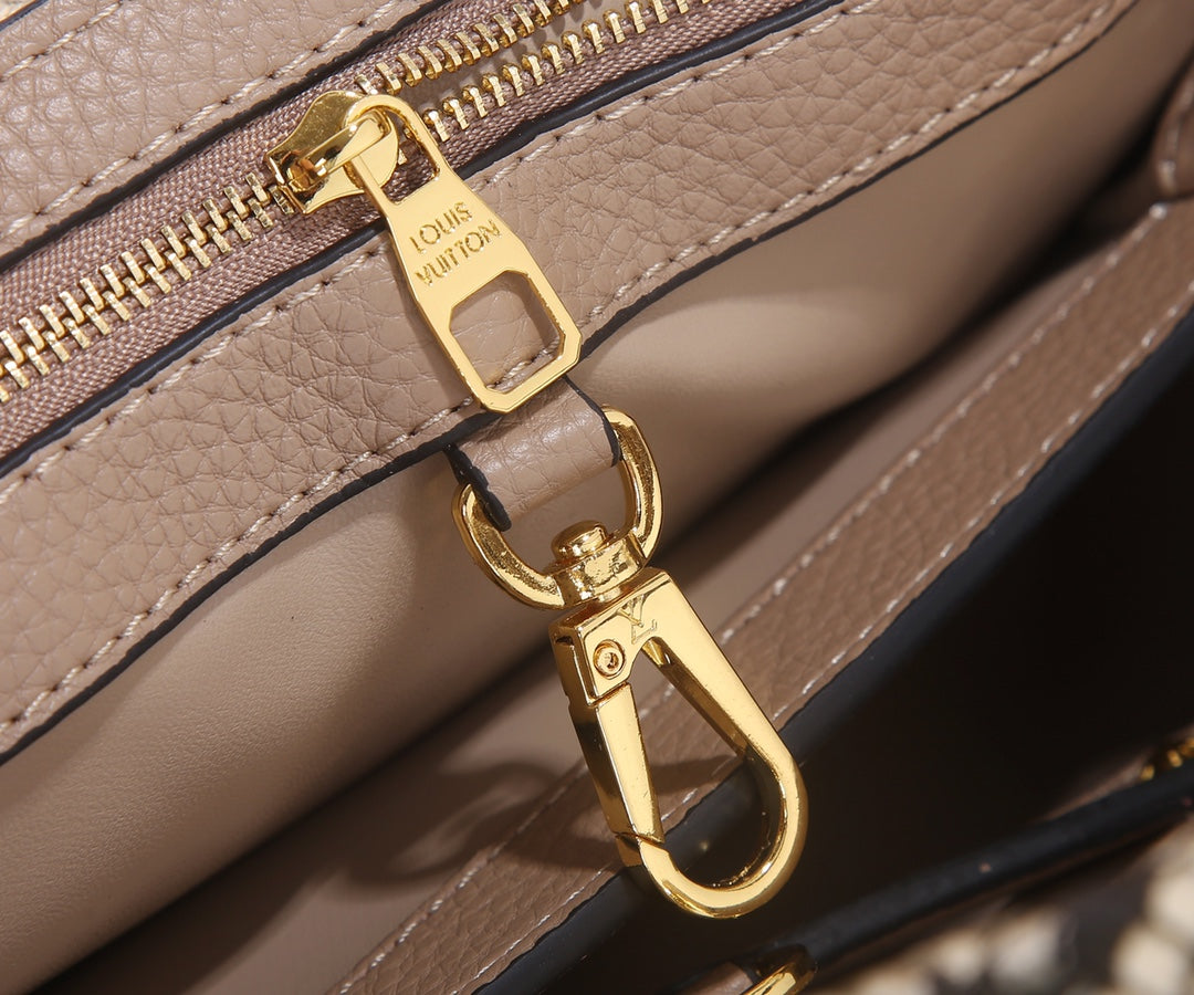 1XE443BDE Stylish leather bag