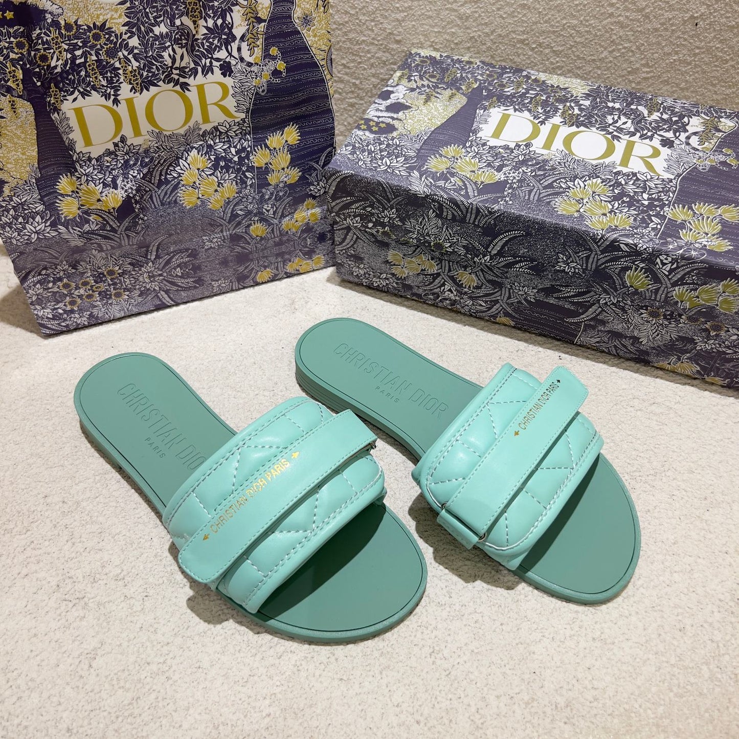 14D79ZDE Stylish Slippers