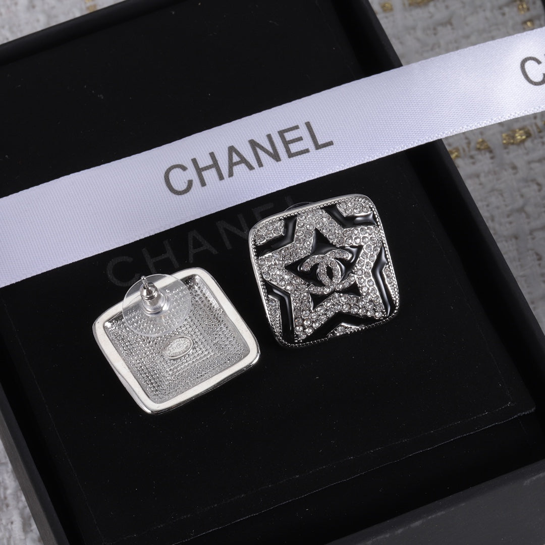 14C268EDE Stylish Earrings