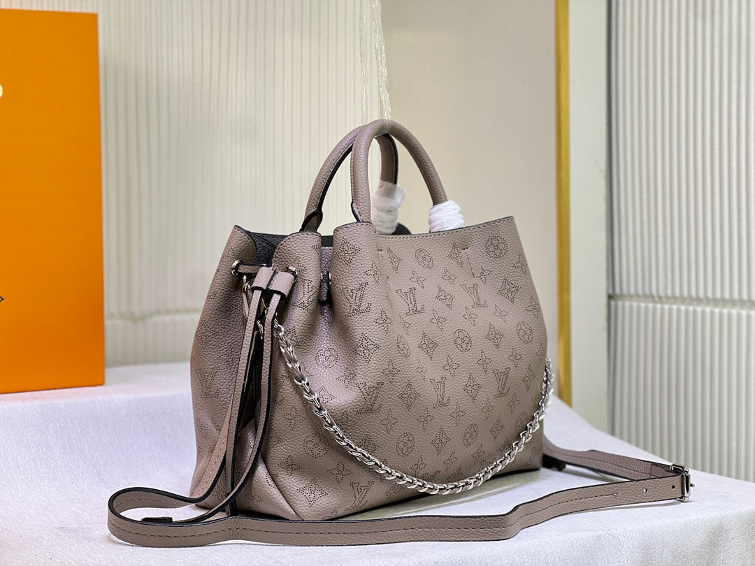 155NE39BDE Stylish leather bag