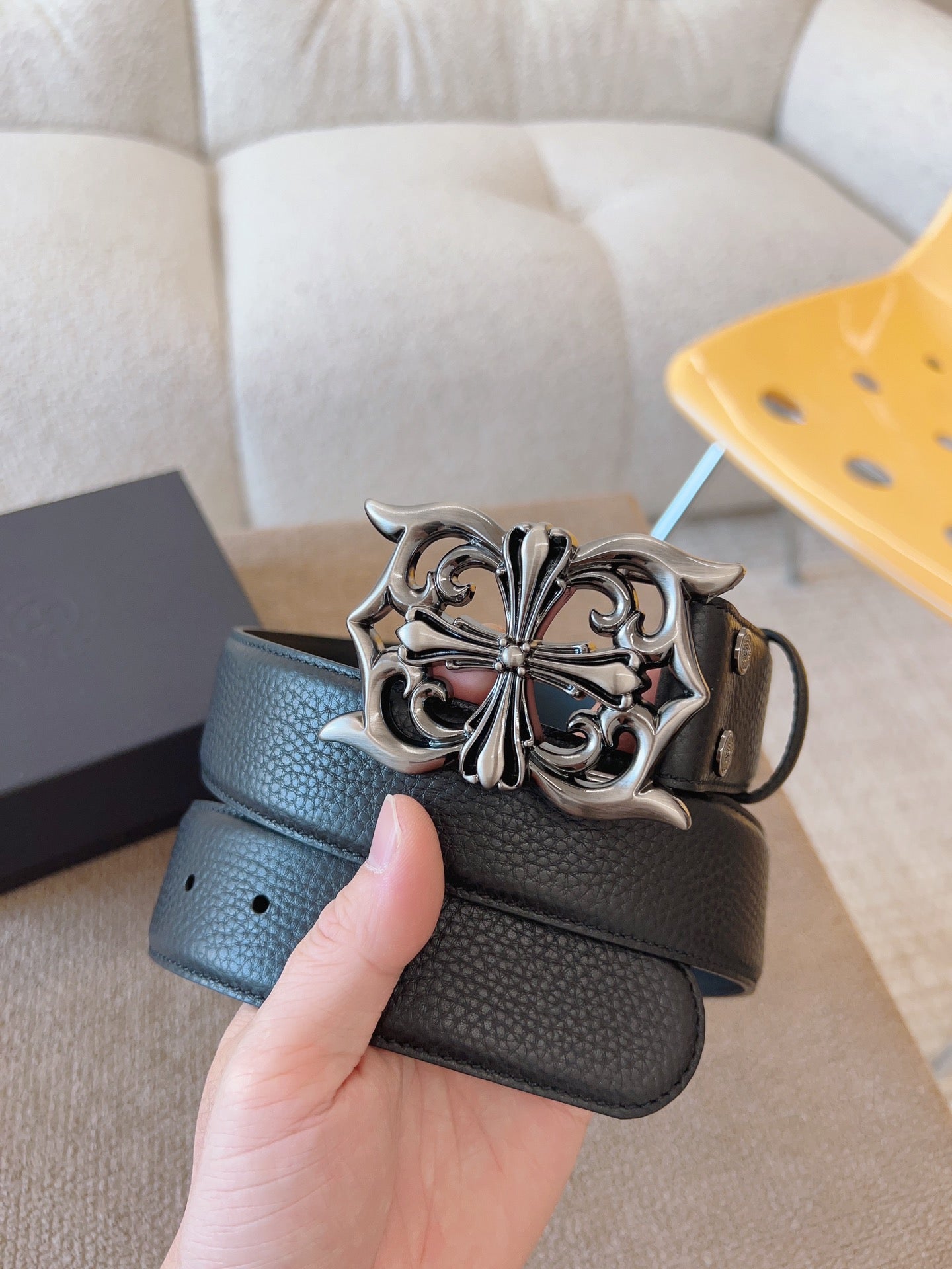 255RA15PDE Stylish  High quality belt With full package