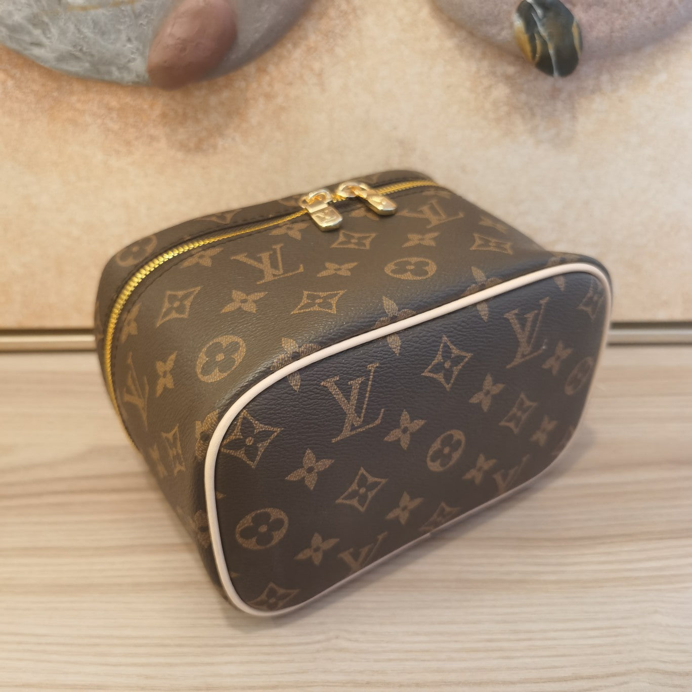 1XE273BDE Stylish leather bag 