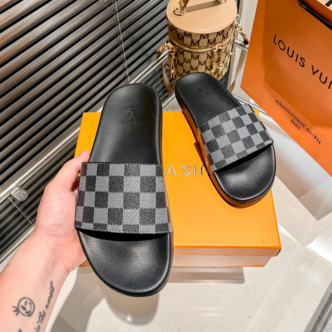 14E195ZDE Stylish Slippers