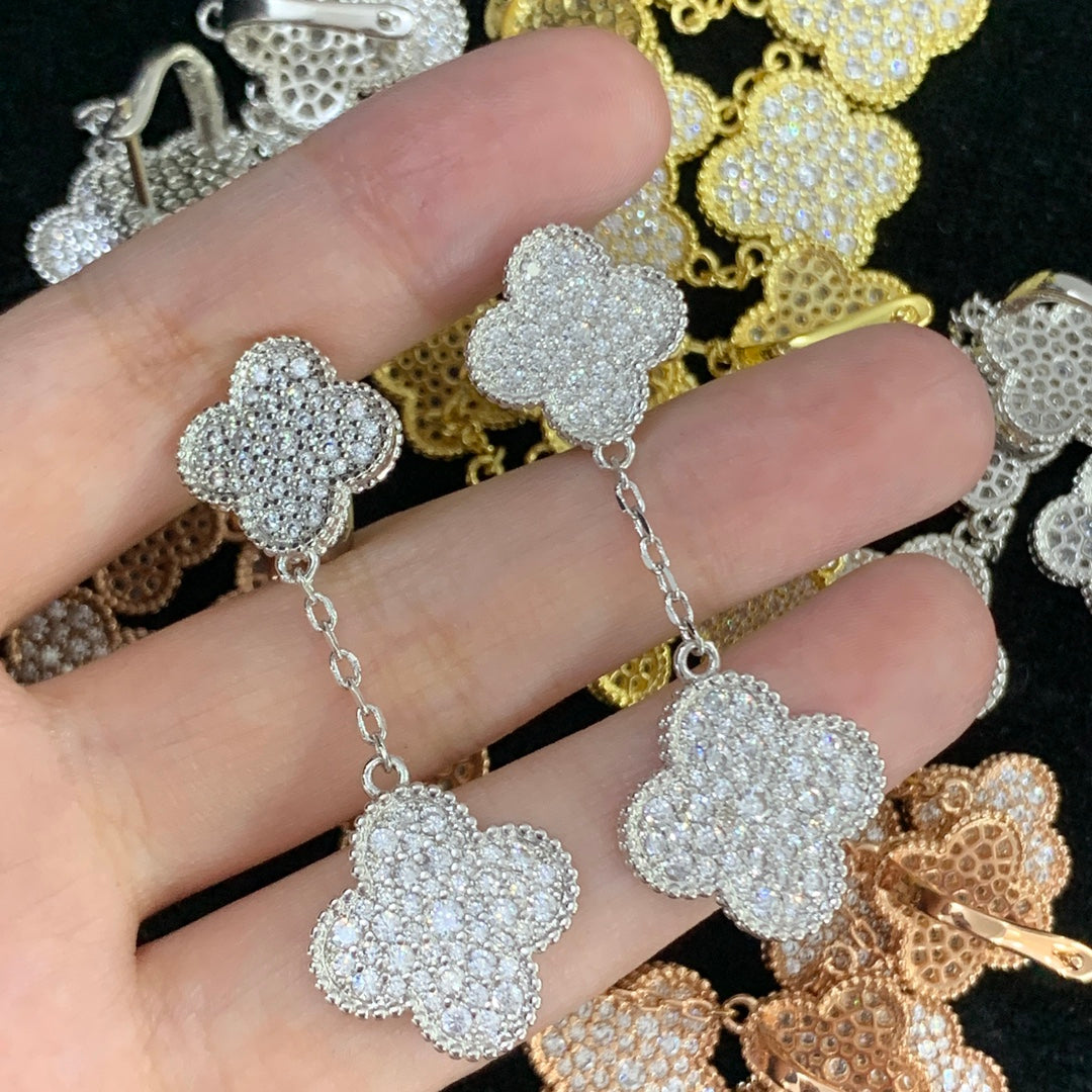 84VA3EDE Stylish Earrings