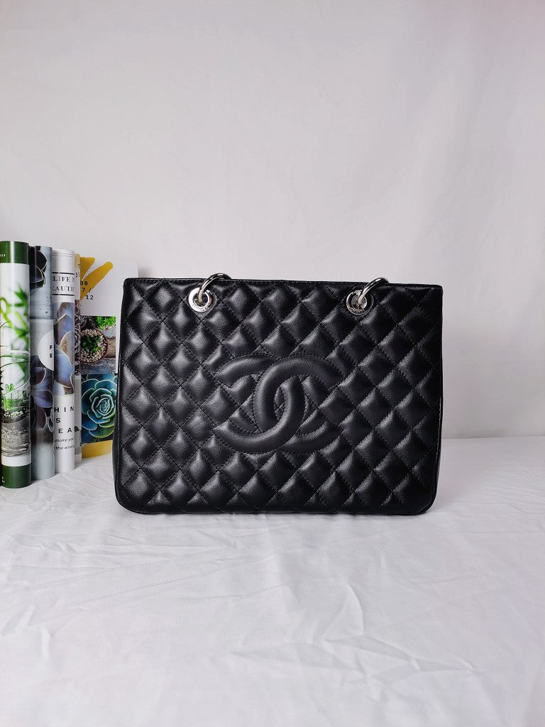 4XC20BDE Stylish leather bag 