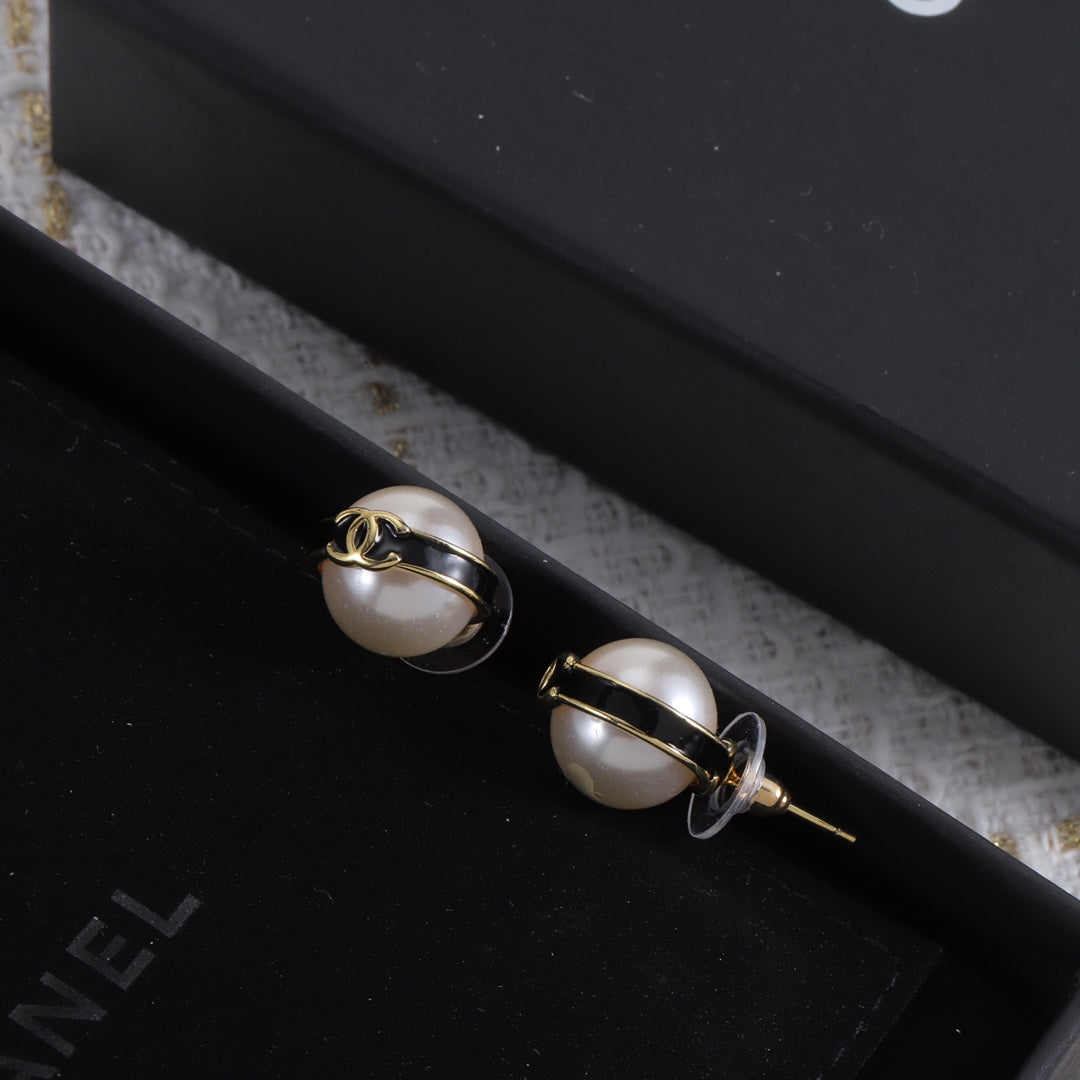 14C369EDE Stylish Earrings