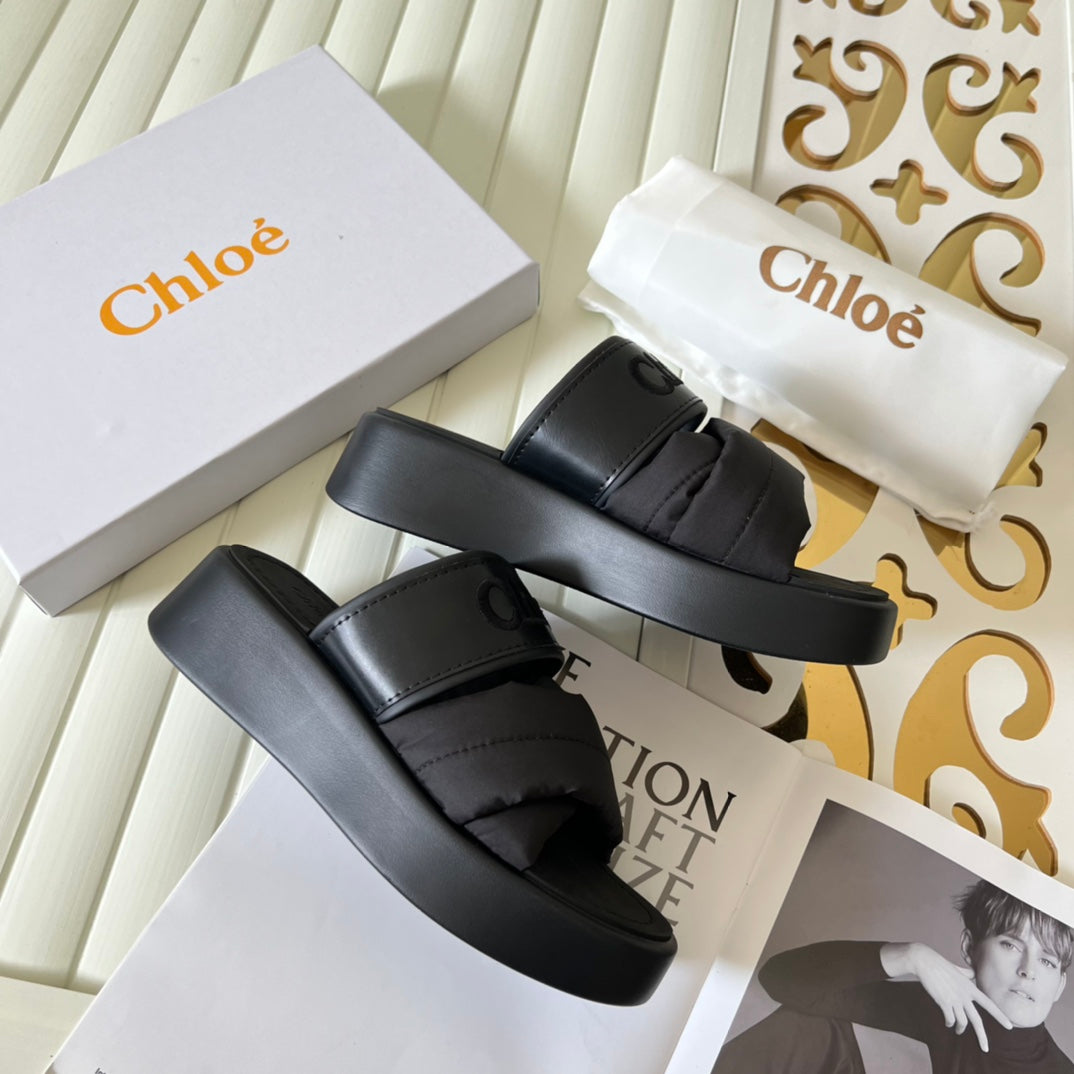 14B138ZDE Stylish Slippers