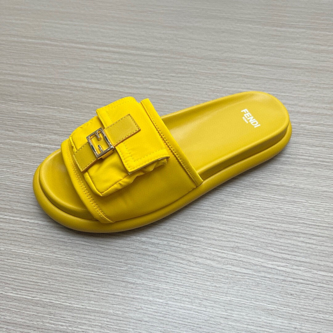 54F125ZDE Stylish slippers