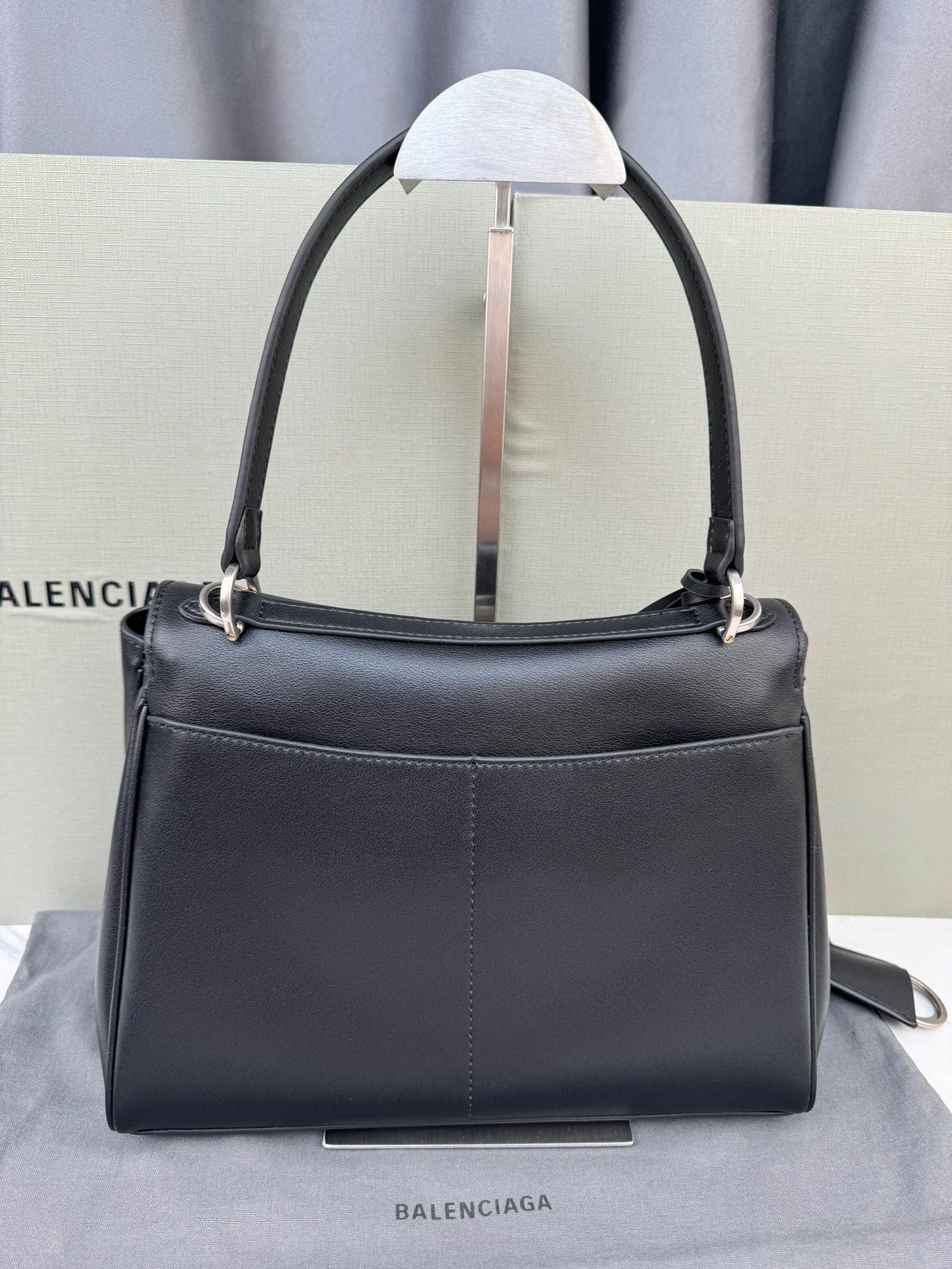 15XJ4BDE Stylish leather bag