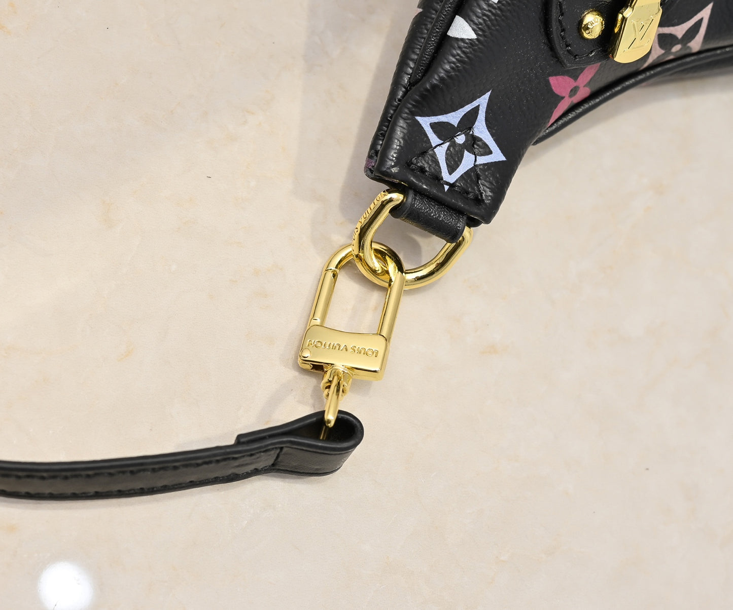 2WE10BDE Stylish leather bag